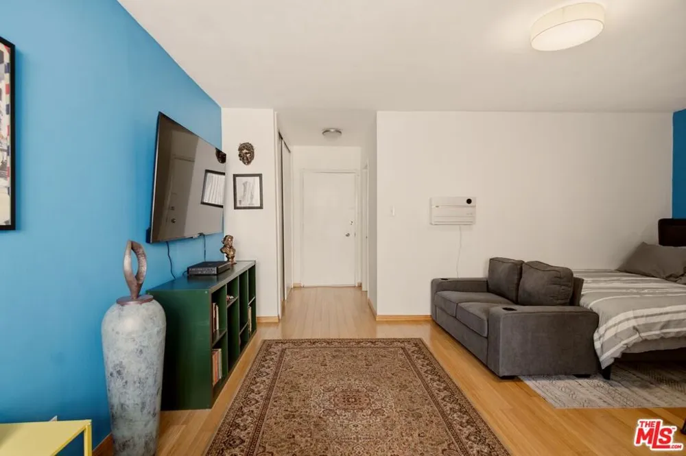 960 Larrabee Street #117 West Hollywood, CA 90069