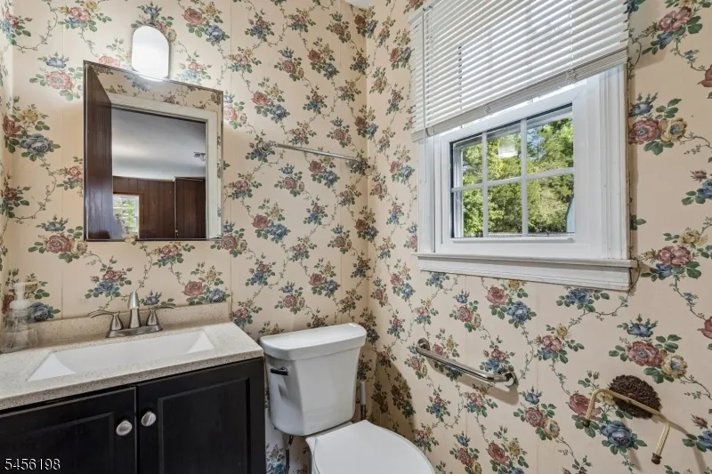 672 Thruway Dr Bridgewater, NJ 08807