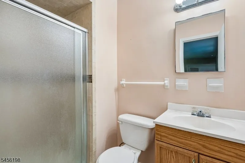672 Thruway Dr Bridgewater, NJ 08807