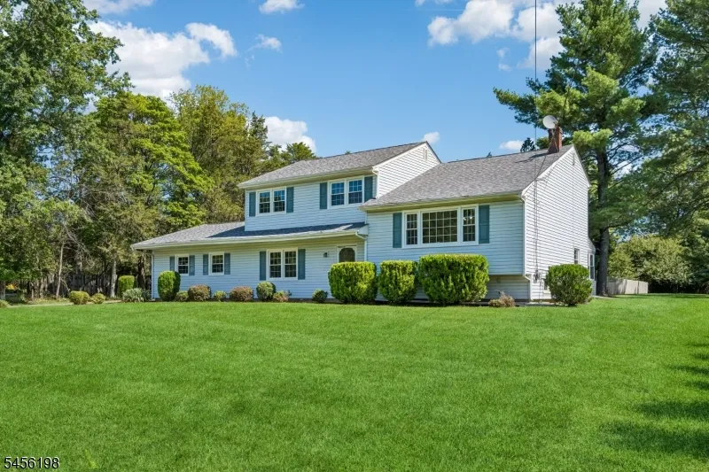 672 Thruway Dr Bridgewater, NJ 08807