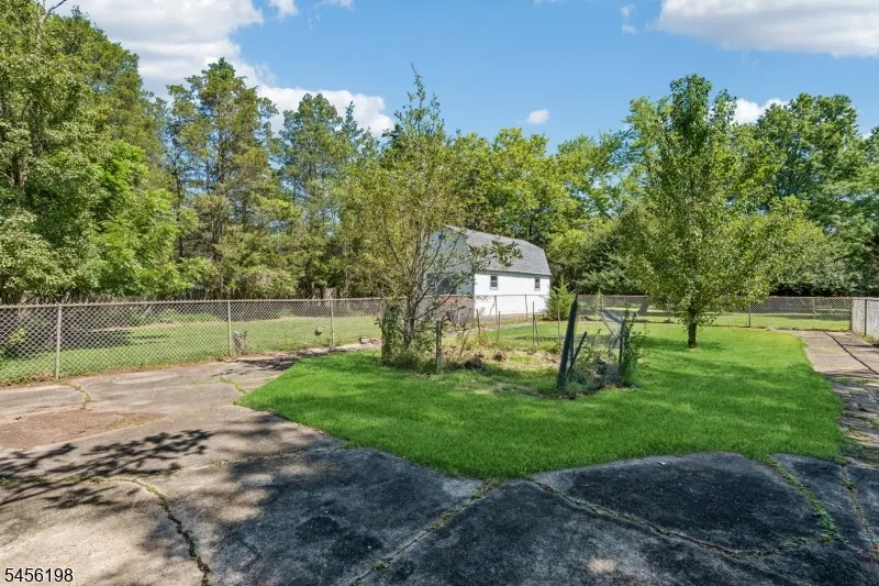 672 Thruway Dr Bridgewater, NJ 08807