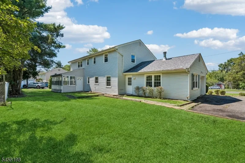 672 Thruway Dr Bridgewater, NJ 08807