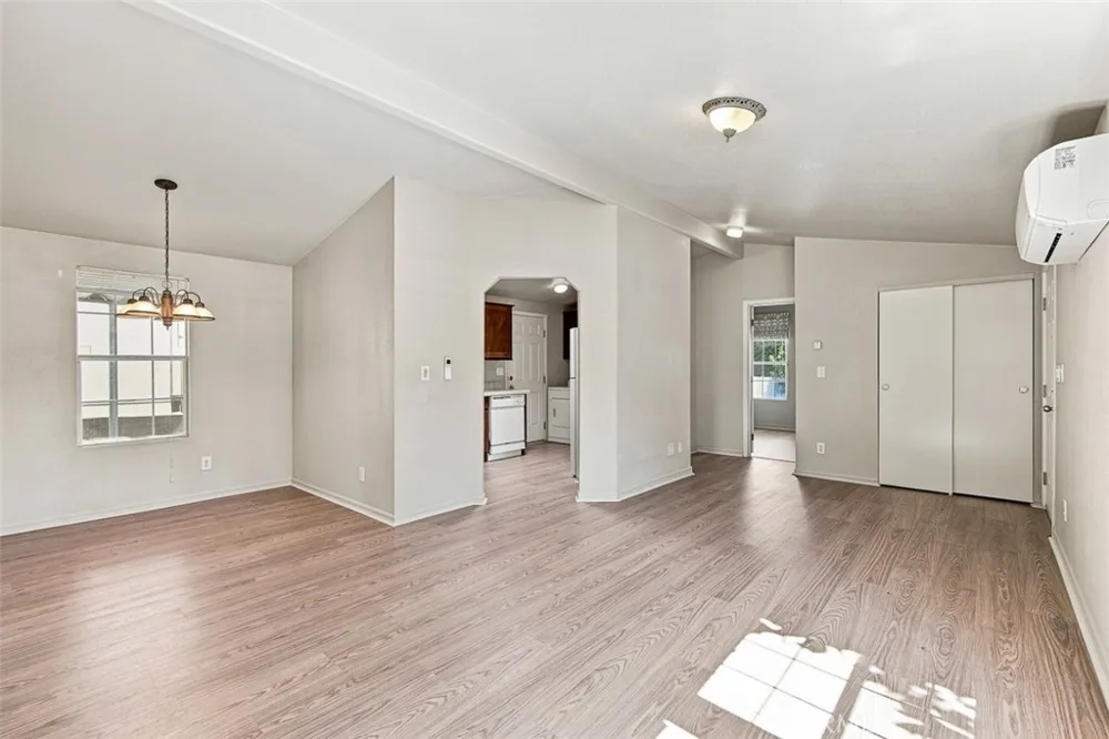 4201 Topanga Canyon Boulevard #21 Woodland Hills, CA 91364