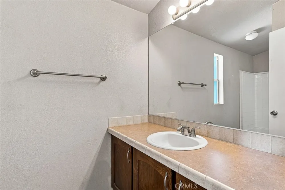4201 Topanga Canyon Boulevard #21 Woodland Hills, CA 91364