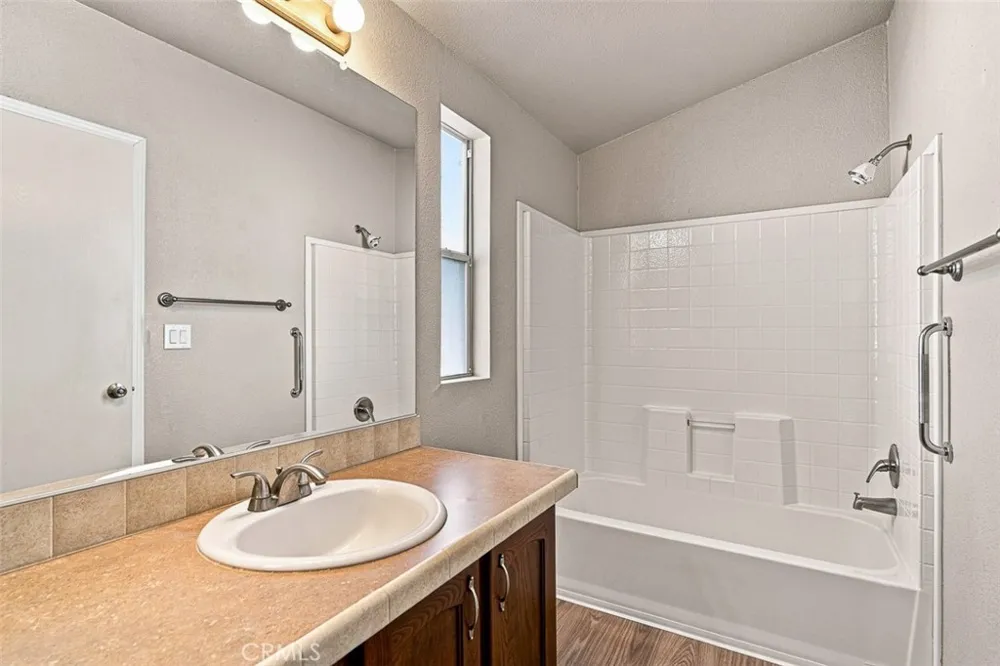 4201 Topanga Canyon Boulevard #21 Woodland Hills, CA 91364
