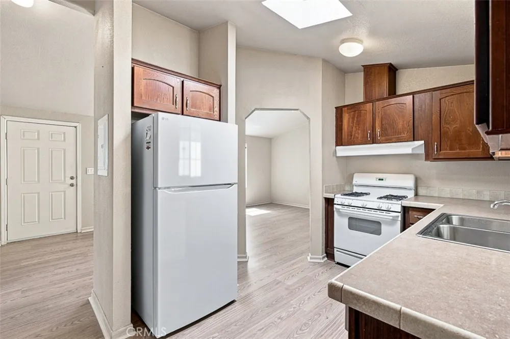 4201 Topanga Canyon Boulevard #21 Woodland Hills, CA 91364