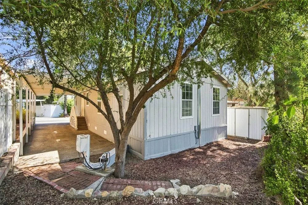 4201 Topanga Canyon Boulevard #21 Woodland Hills, CA 91364
