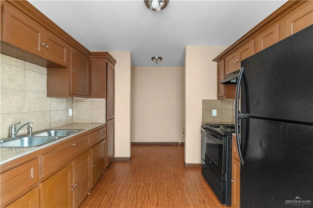 201 5th Street Donna, TX 78537