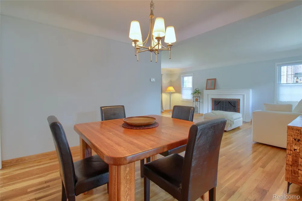 1910 Bonnieview Drive Royal Oak City, MI 48073