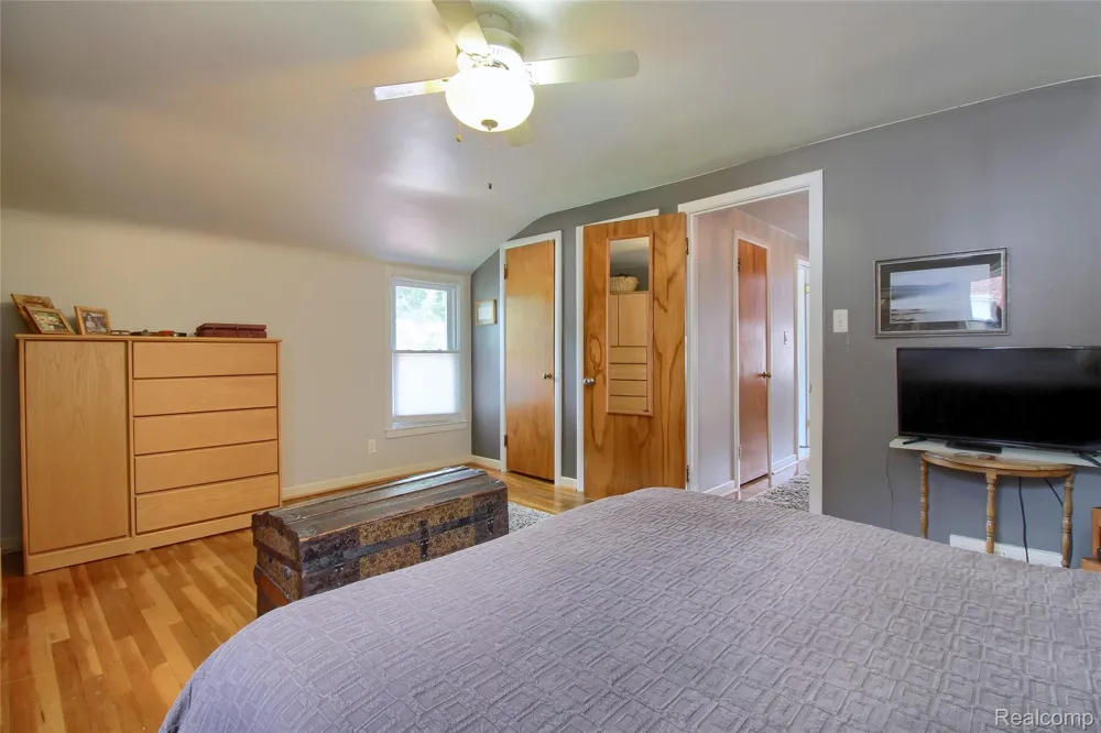 1910 Bonnieview Drive Royal Oak City, MI 48073