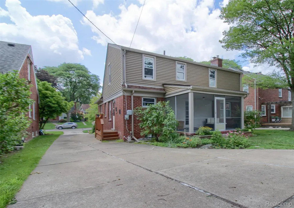 1910 Bonnieview Drive Royal Oak City, MI 48073