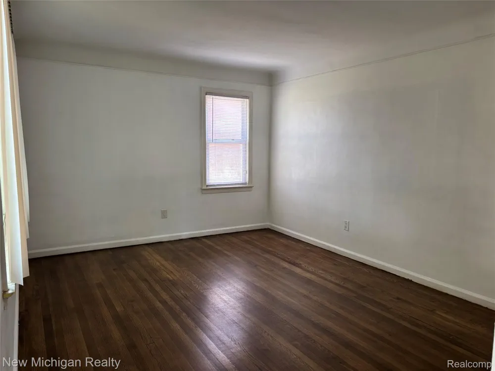 9919 Merriman Livonia City, MI 48083