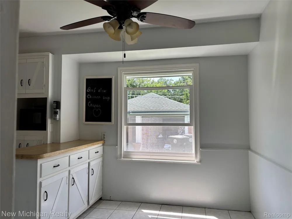 9919 Merriman Livonia City, MI 48083