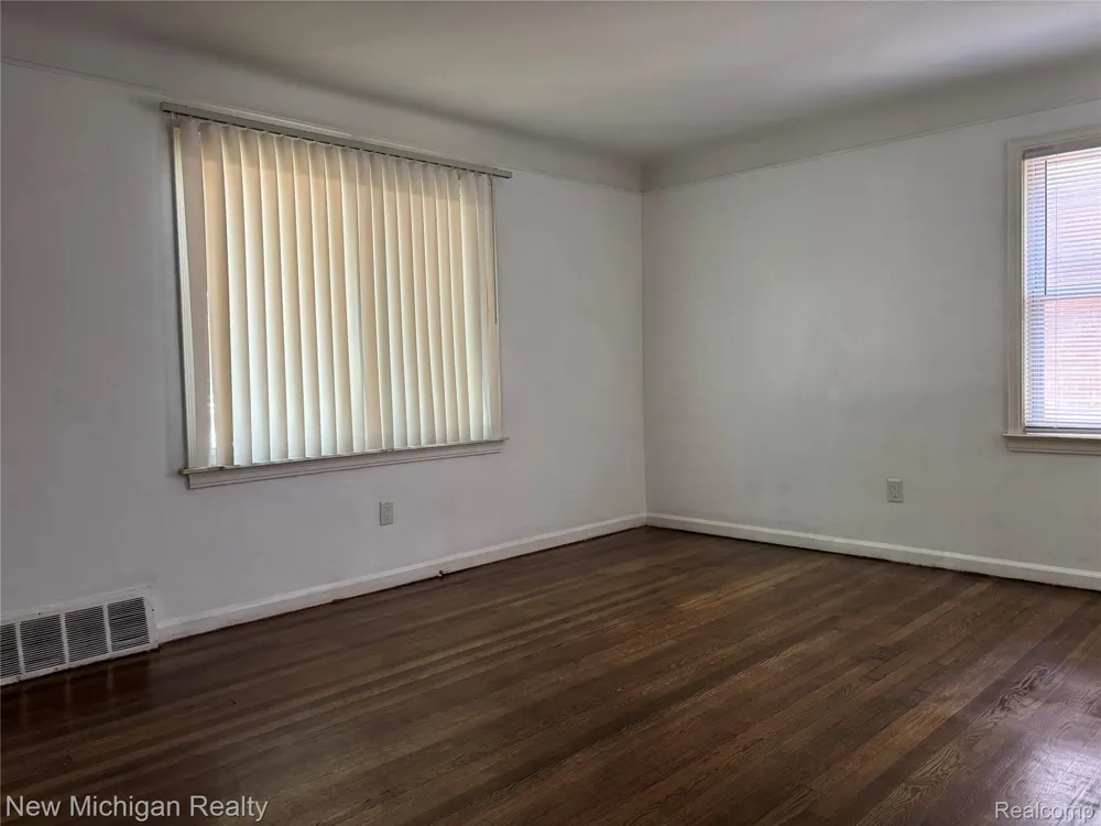 9919 Merriman Livonia City, MI 48083