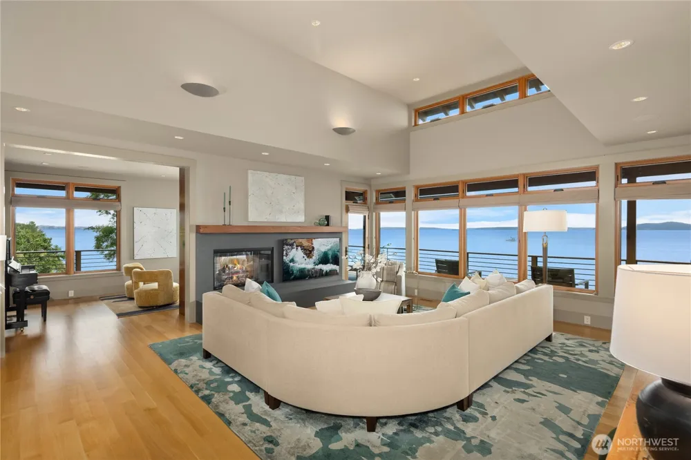 2481 Perkins Lane W Seattle, WA 98199