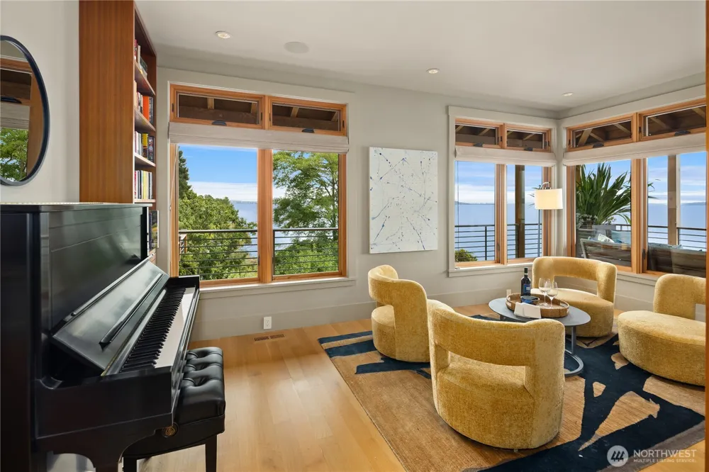 2481 Perkins Lane W Seattle, WA 98199