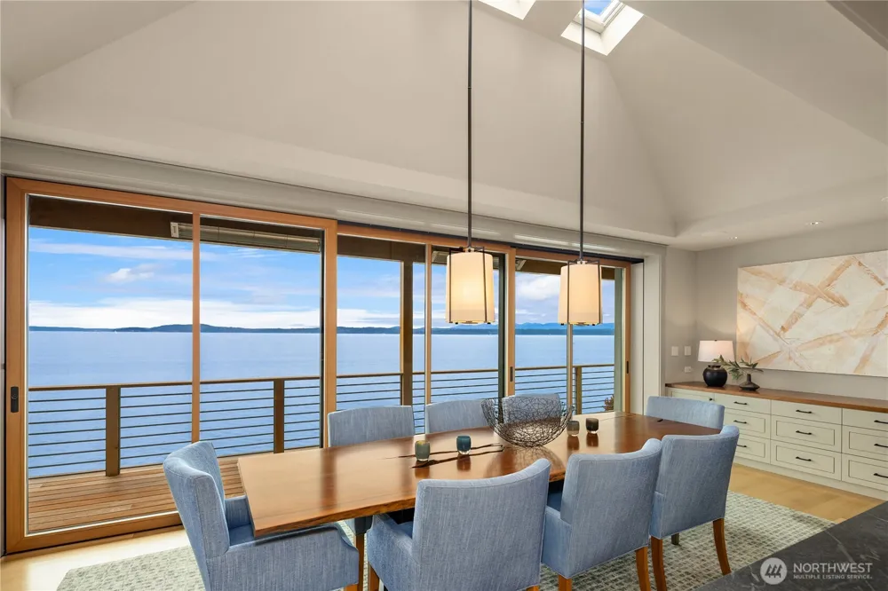 2481 Perkins Lane W Seattle, WA 98199