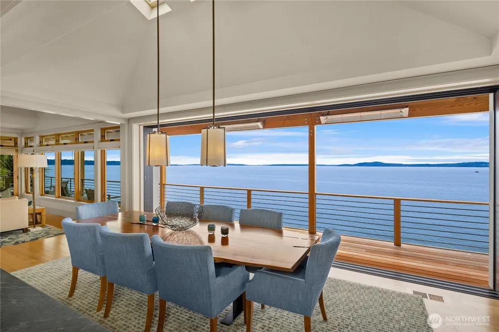 2481 Perkins Lane W Seattle, WA 98199