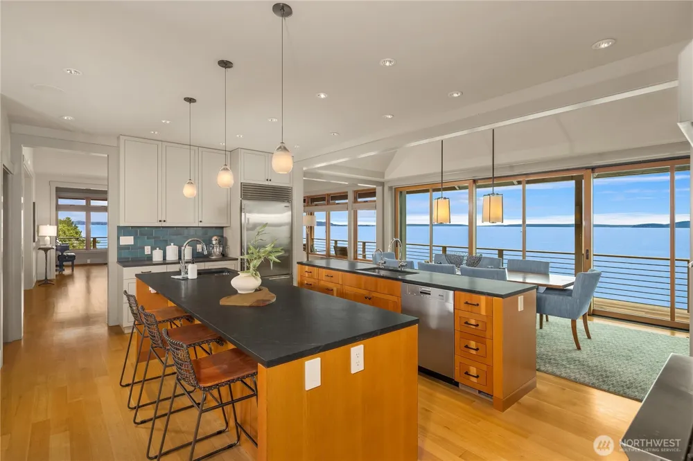 2481 Perkins Lane W Seattle, WA 98199