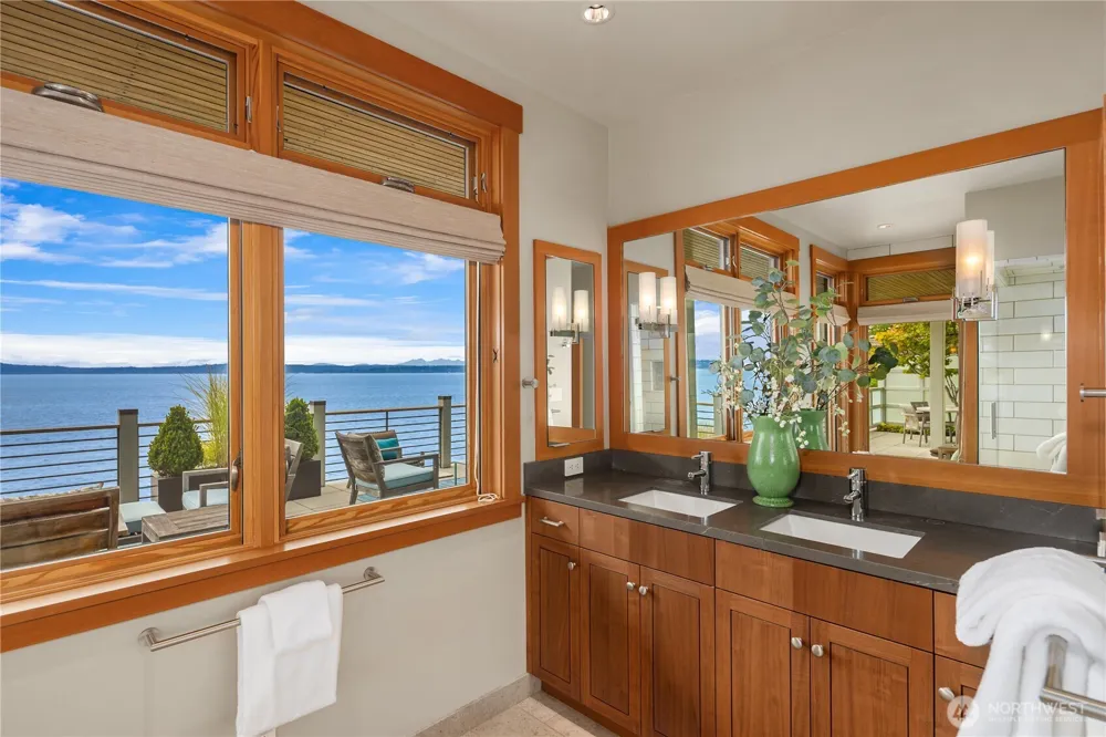 2481 Perkins Lane W Seattle, WA 98199