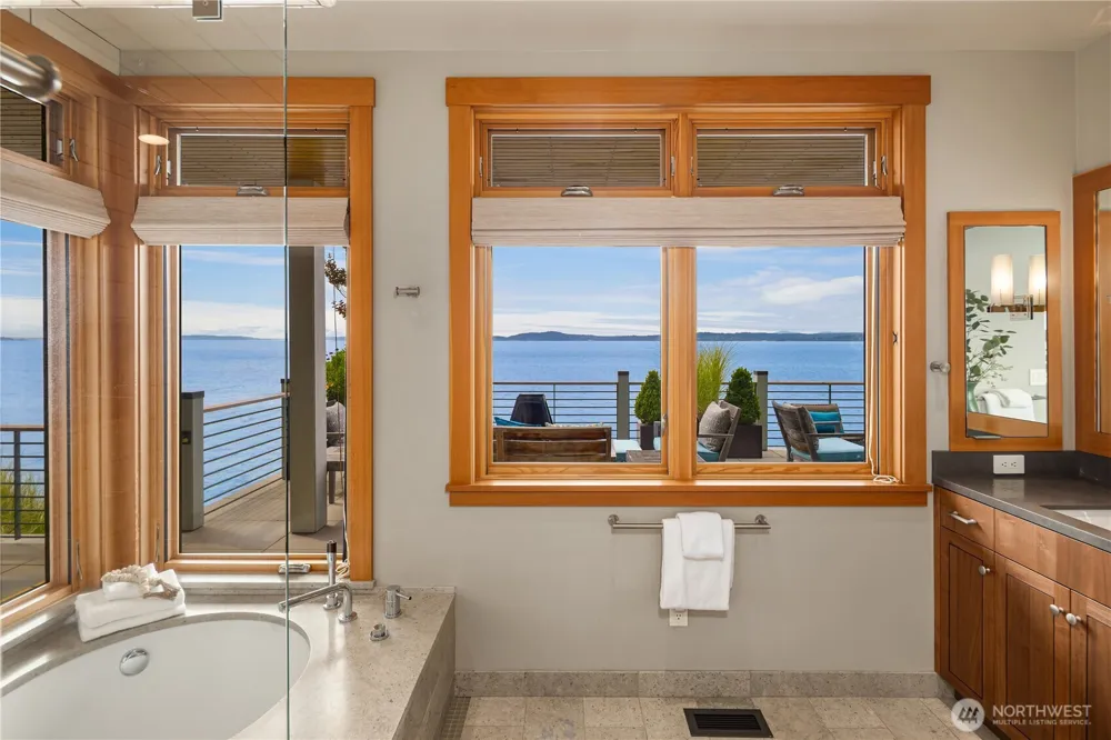 2481 Perkins Lane W Seattle, WA 98199