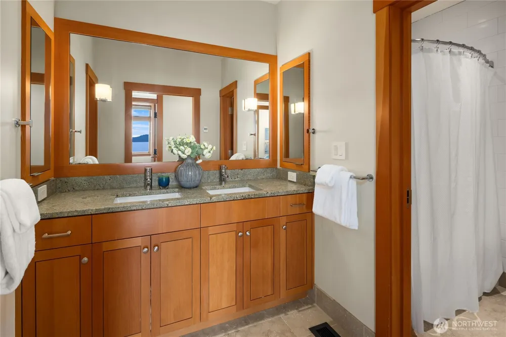 2481 Perkins Lane W Seattle, WA 98199