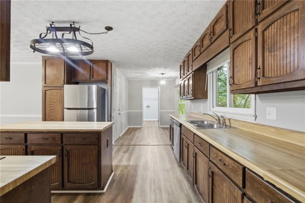 610 Ponderosa Court Fayetteville, GA 30214