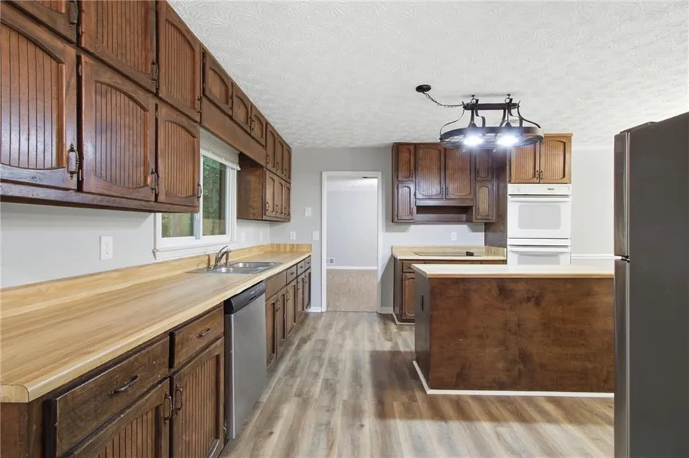 610 Ponderosa Court Fayetteville, GA 30214