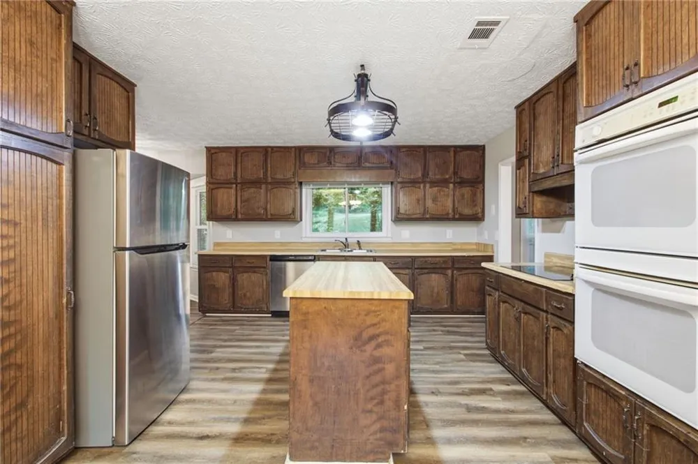 610 Ponderosa Court Fayetteville, GA 30214