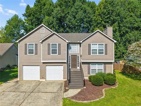 4879 Lake Park Lane