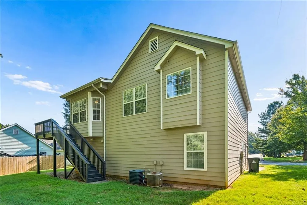 4879 Lake Park Lane Acworth, GA 30101