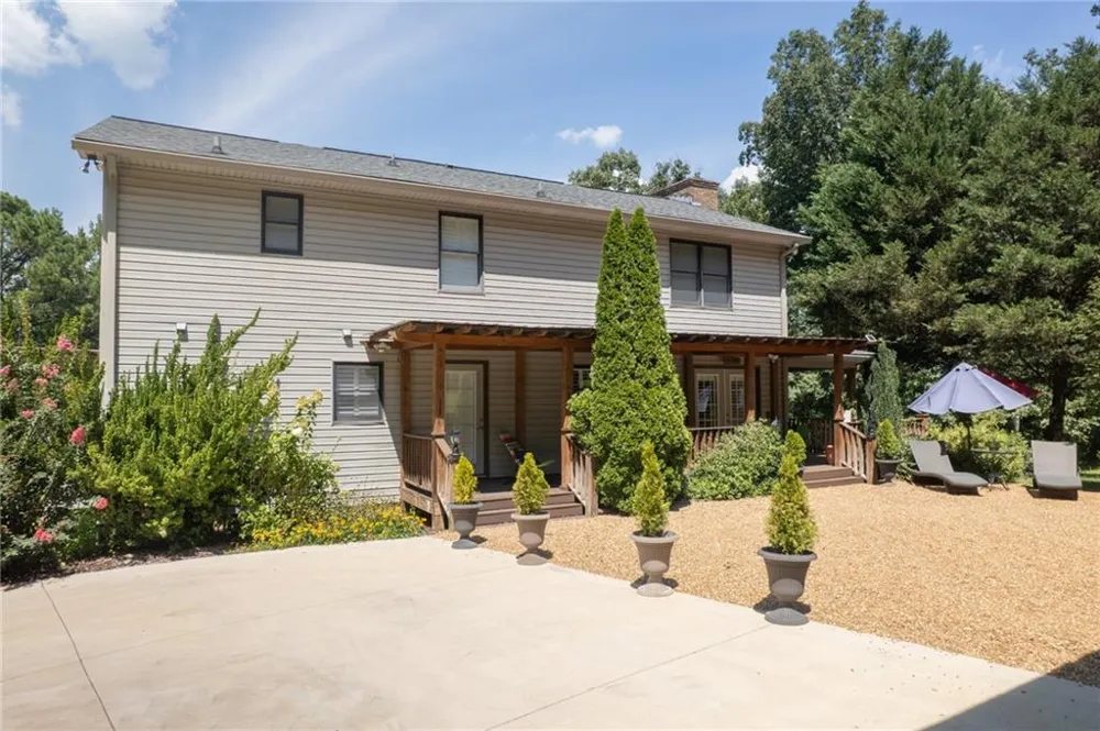 291 Youngs Mill Road Kingston, GA 30145