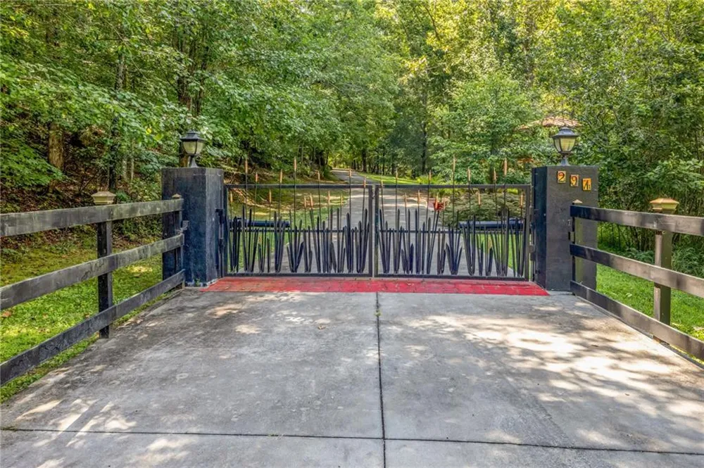 291 Youngs Mill Road Kingston, GA 30145