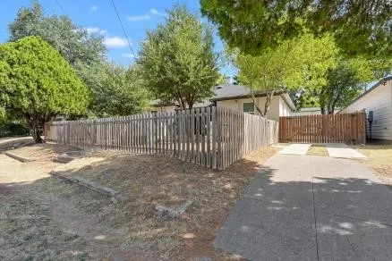 4020 Colonial Avenue Dallas, TX 75215