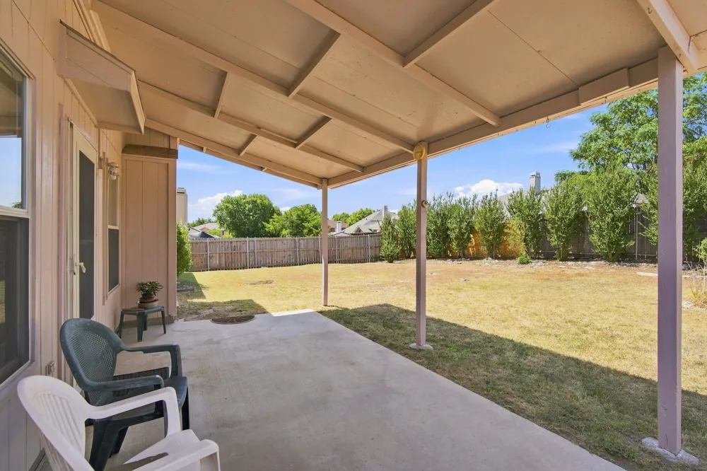 212 Armstrong Drive Cedar Hill, TX 75104