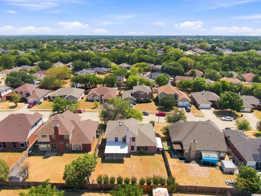 212 Armstrong Drive Cedar Hill, TX 75104