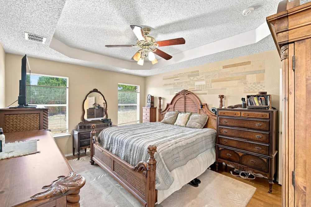 212 Armstrong Drive Cedar Hill, TX 75104