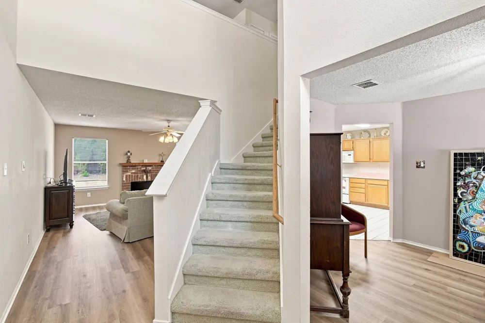212 Armstrong Drive Cedar Hill, TX 75104