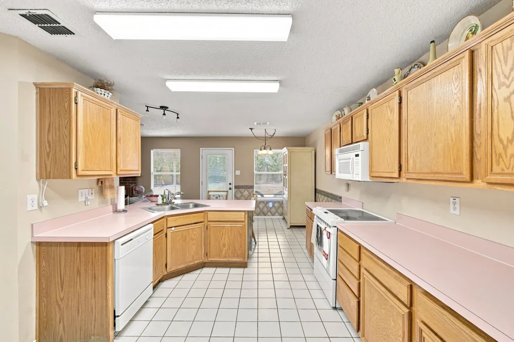 212 Armstrong Drive Cedar Hill, TX 75104