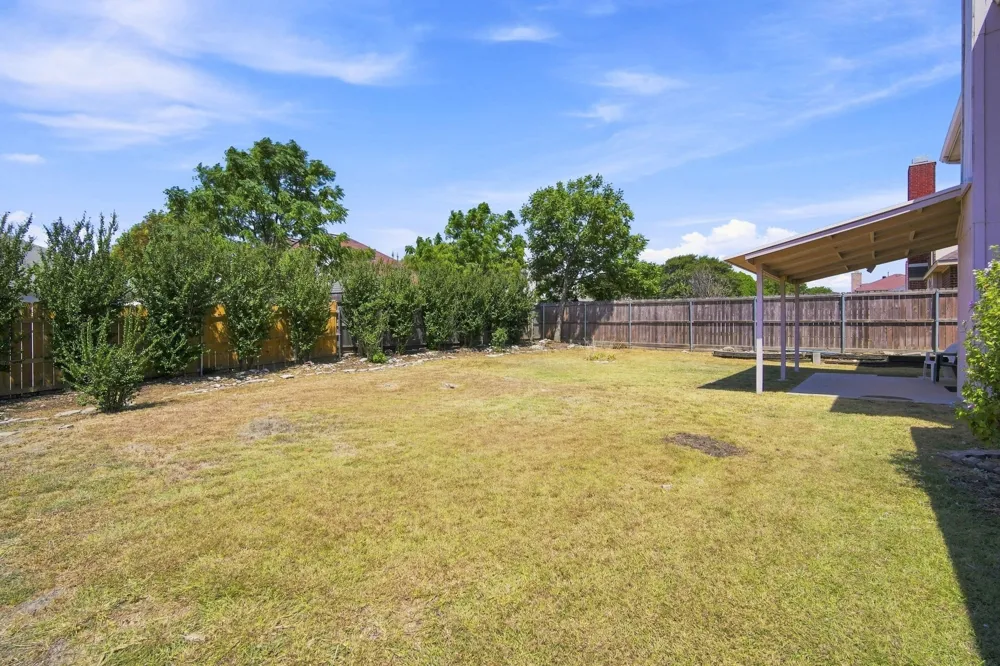 212 Armstrong Drive Cedar Hill, TX 75104