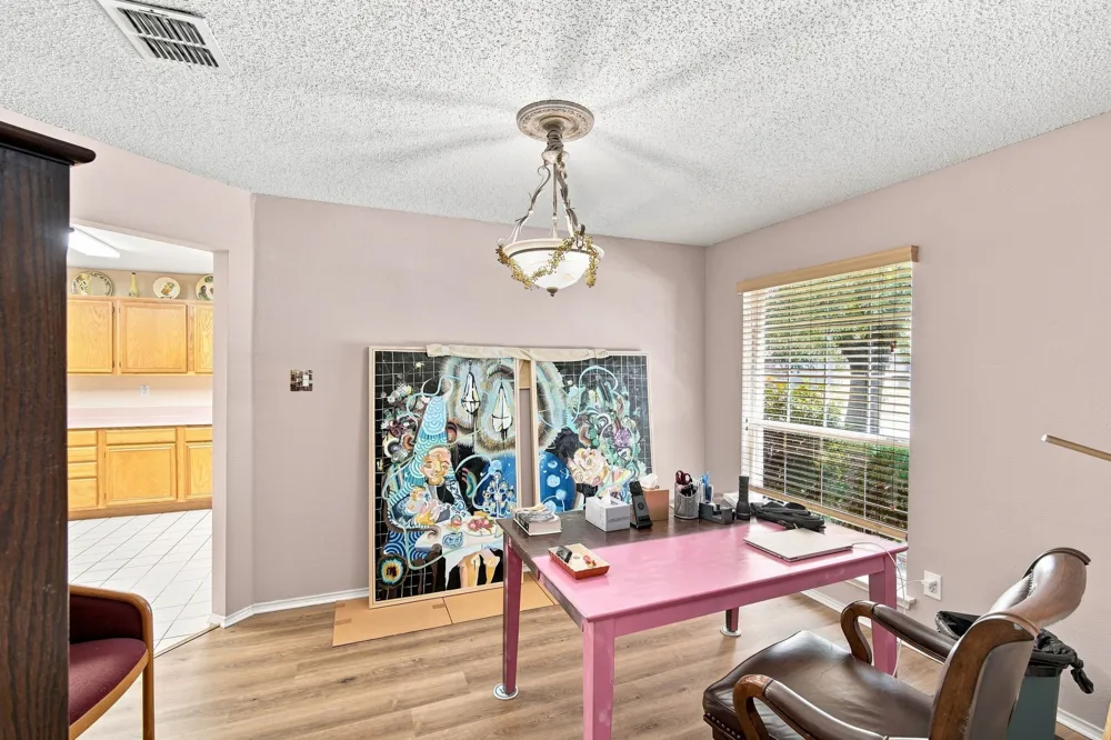 212 Armstrong Drive Cedar Hill, TX 75104