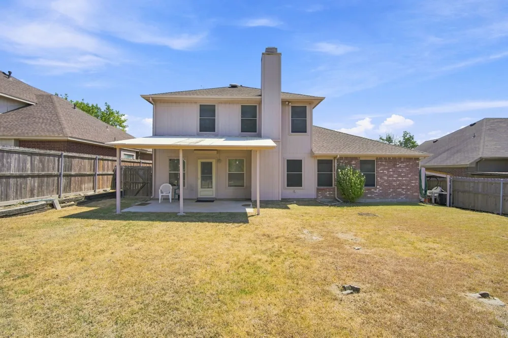 212 Armstrong Drive Cedar Hill, TX 75104