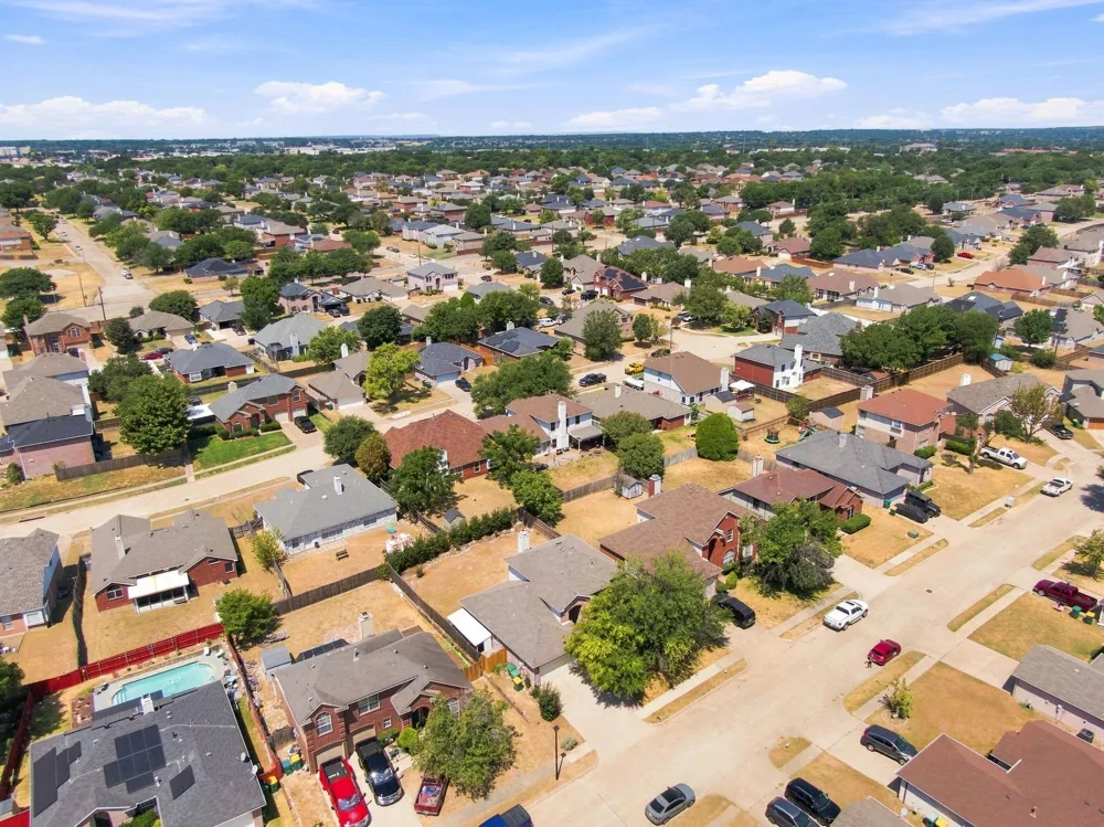 212 Armstrong Drive Cedar Hill, TX 75104