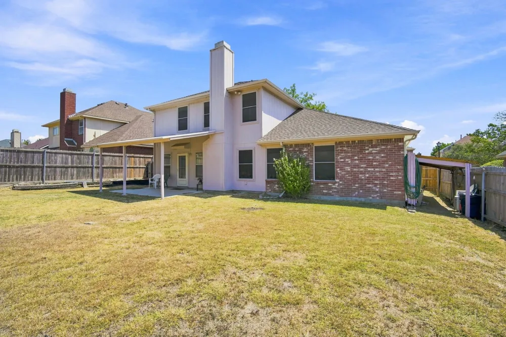 212 Armstrong Drive Cedar Hill, TX 75104