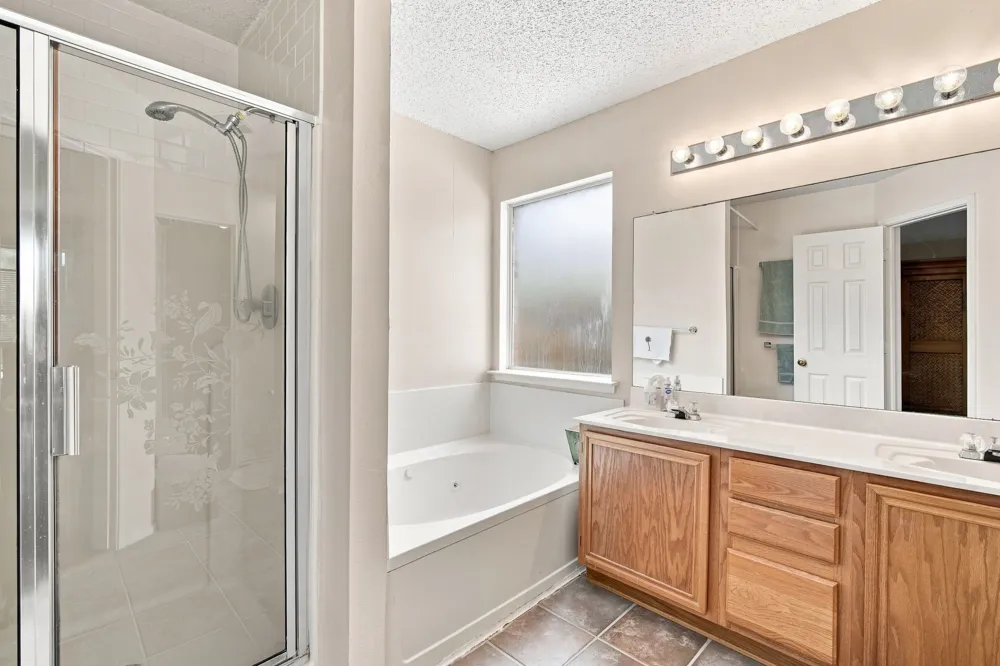 212 Armstrong Drive Cedar Hill, TX 75104