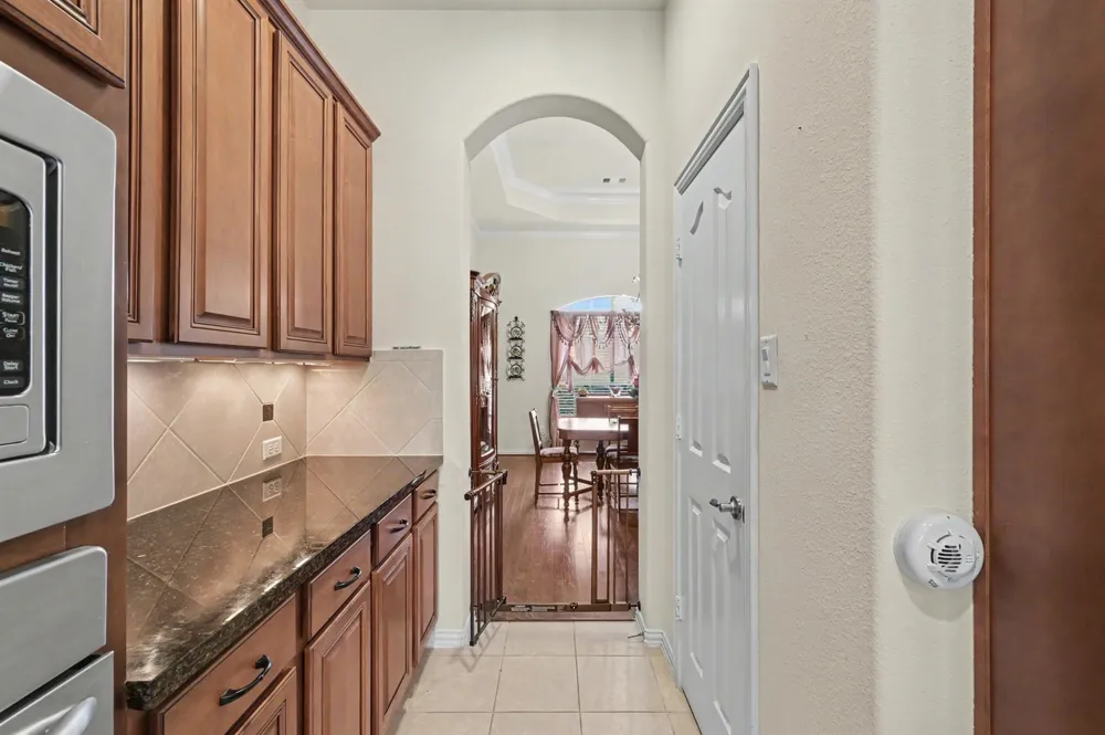30827 Legends Trace Drive Spring, TX 77386