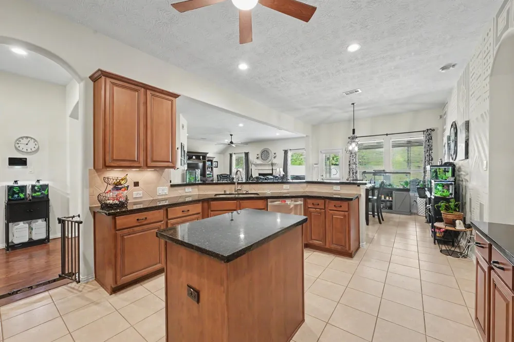 30827 Legends Trace Drive Spring, TX 77386