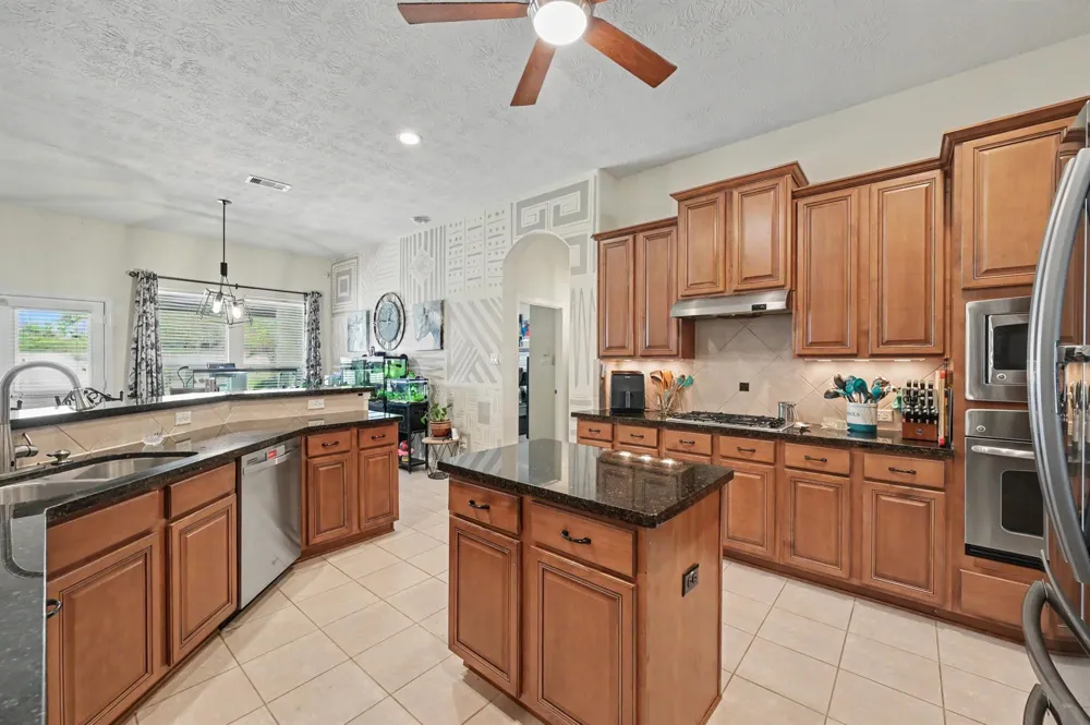 30827 Legends Trace Drive Spring, TX 77386