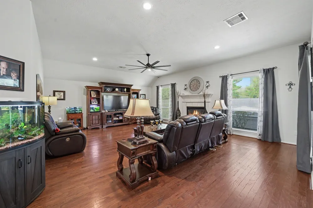 30827 Legends Trace Drive Spring, TX 77386
