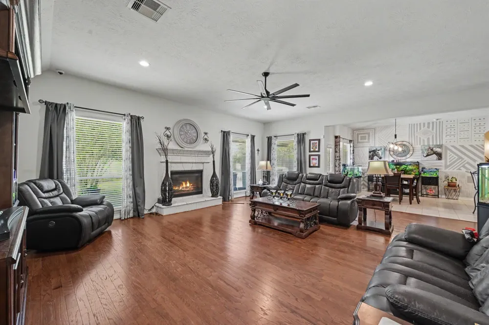 30827 Legends Trace Drive Spring, TX 77386